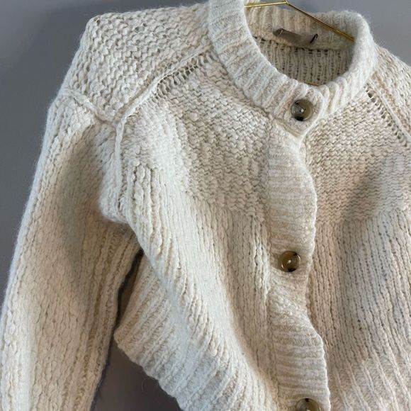 Everlane Alpaca & Merino Wool Cropped Cardigan Sweater || Cream - Picture 3 of 9